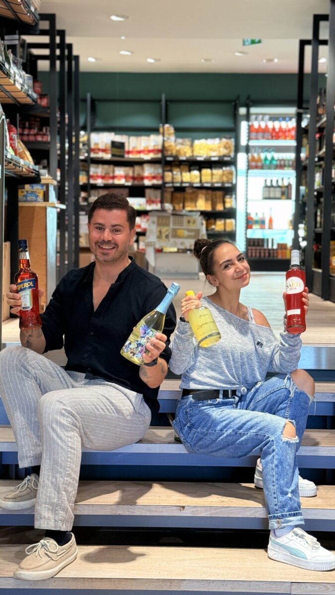 Weiden. Italienfeeling bis Mitternacht: Beim Aperitivo-Abend von Mercato Amami Italia mixt Massimo mit Team Spritz-Variationen, serviert Snacks und Düfte – und lädt zum zweiten Mal bei „Weiden träumt“ zum Genießen ein.