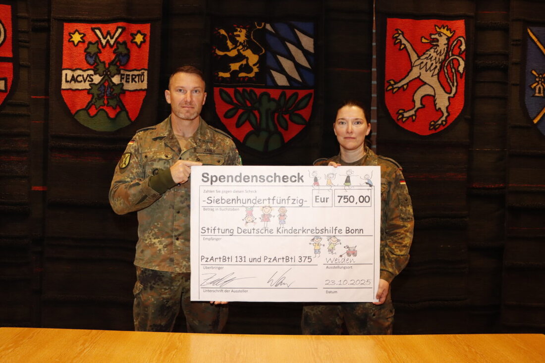 Weiden. In stillem Gedenken an Oberst a.D. Felber spendeten die Panzerartilleriebataillone 131 und 375 750 Euro an die Deutsche Krebshilfe. Die Soldatinnen und Soldaten erfüllen damit seinen Wunsch.