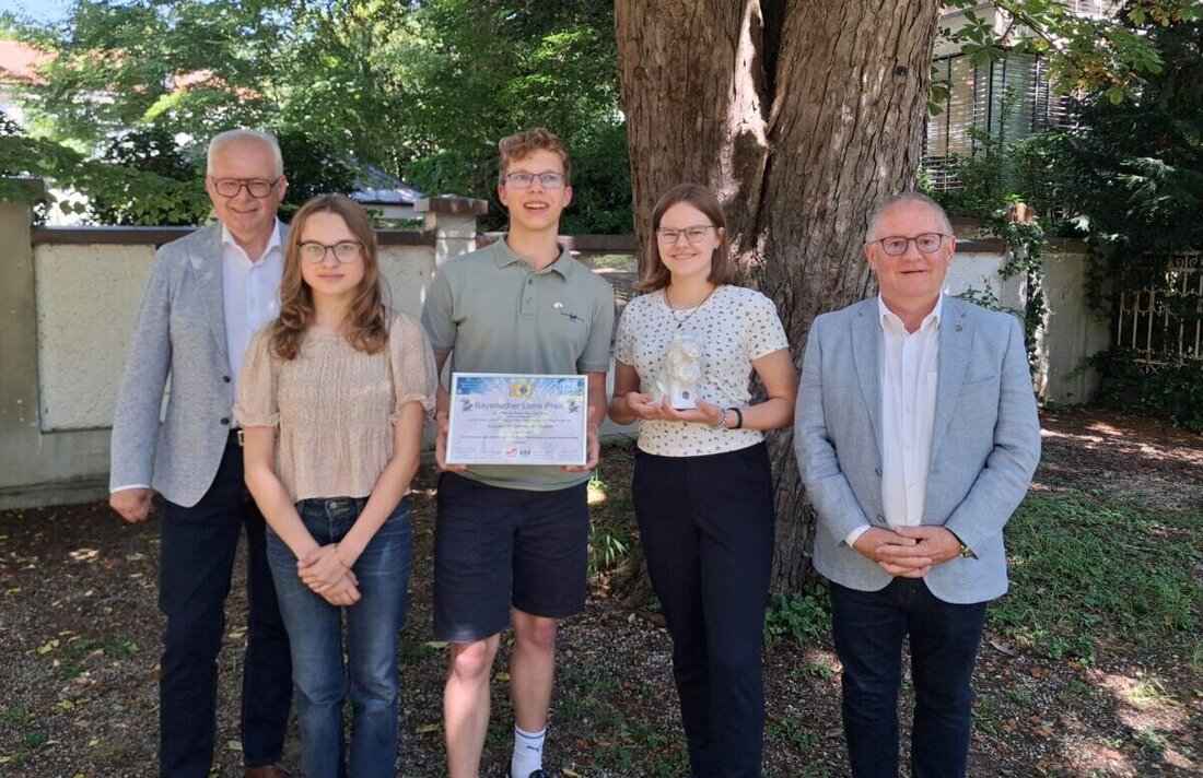 Weiden. Zwei Schülerinnen und ein Schüler des Augustinus-Gymnasiums sind für ein Geschichtsprojekt mit dem Bayerischen Lions-Preis geehrt worden. Ihr Beitrag zu Demokratie und Nachbarschaft über Grenzen erhielt den dritten Preis.