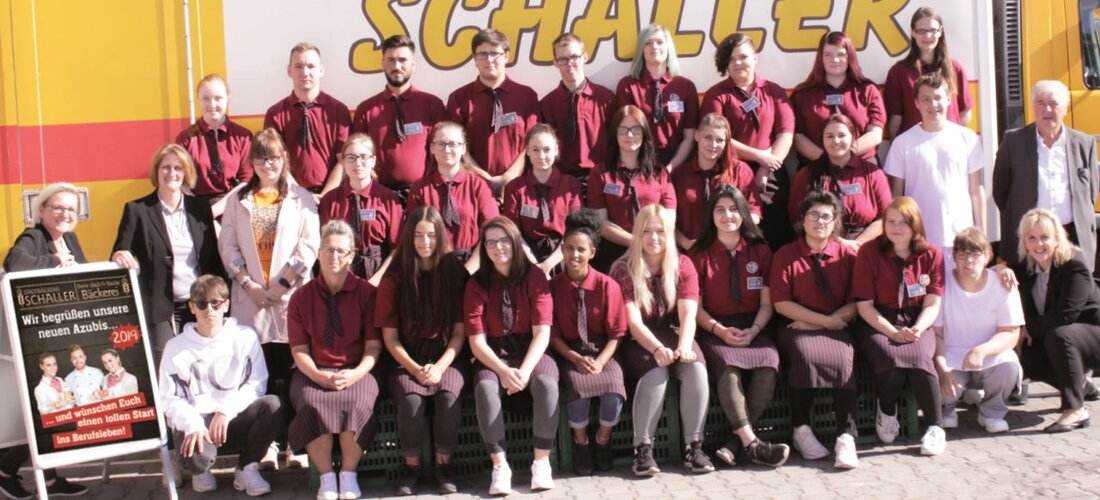 Weiden. 29 neue Gesichter schenken ihren Kunden zum Ausbildungsstart 2019 ein Lächeln. Die jungen Männer und Frauen beginnen ihre Ausbildung bei der Stadtbäckerei Schaller.  Ab jetzt heißt es Backwaren präsentieren, [&hellip;]