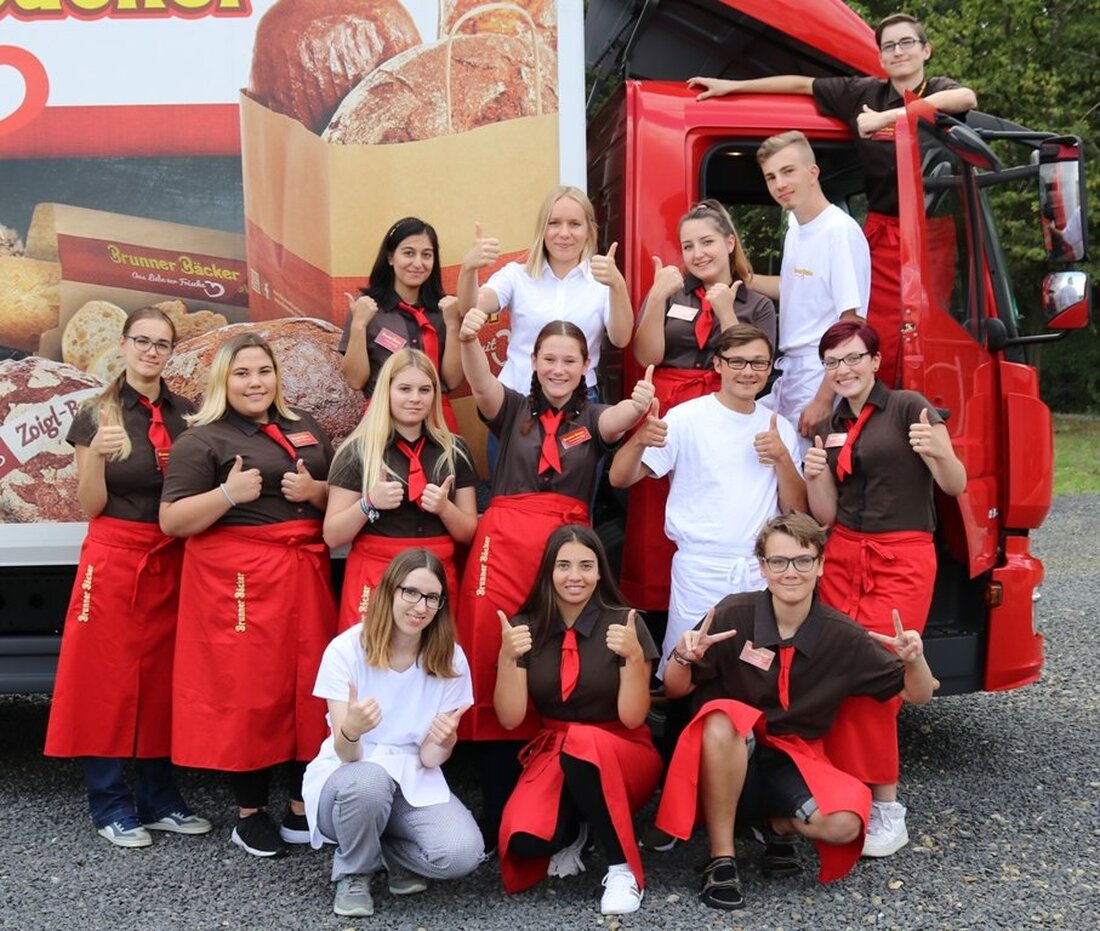Weiden. Was bedeutet es, nach der Schule einen neuen Lebensabschnitt zu beginnen? 16 neue Auszubildende konnten sich beim traditionellen „Welcome-Day“ in der Brunner-Backstube in Weiden davon selbst ein Bild machen. [&hellip;]