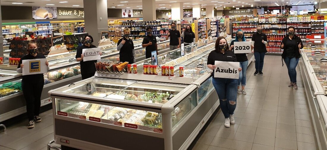 Neustadt/WN. Edeka Legat nimmt neun neue Mitarbeiter bei sich auf. Der Berufsstart beginnt mit einer Marktrallye.&nbsp; Ausbildungsstart bei Edeka Legat! Insgesamt neun Auszubildende starten in den vier EDEKA Legat Filialen [&hellip;]
