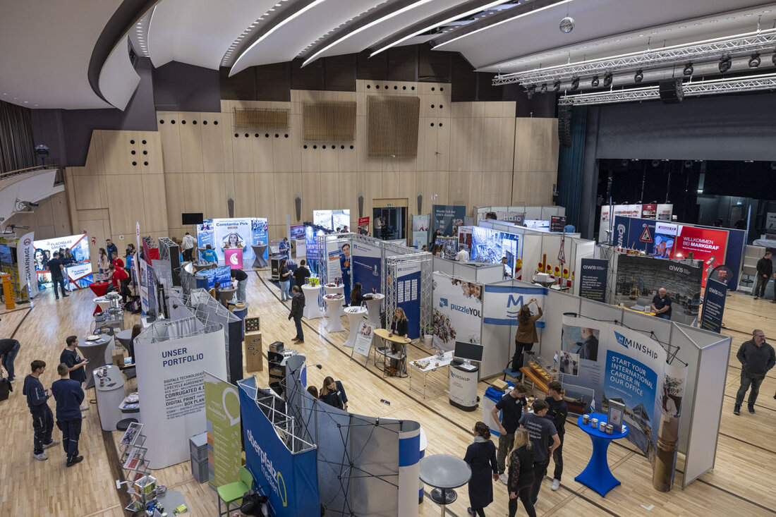 Nordoberpfalz. Jetzt werden die Weichen für die Zukunft gestellt! Dein Schulabschluss steht bevor, oder du denkst darüber nach, dich beruflich neu zu orientieren? Wie findet man sich am besten zurecht im regelrechten Dschungel an Ausbildungsangeboten? Jetzt gilt es, sich einen umfassenden Überblick zu verschaffen.