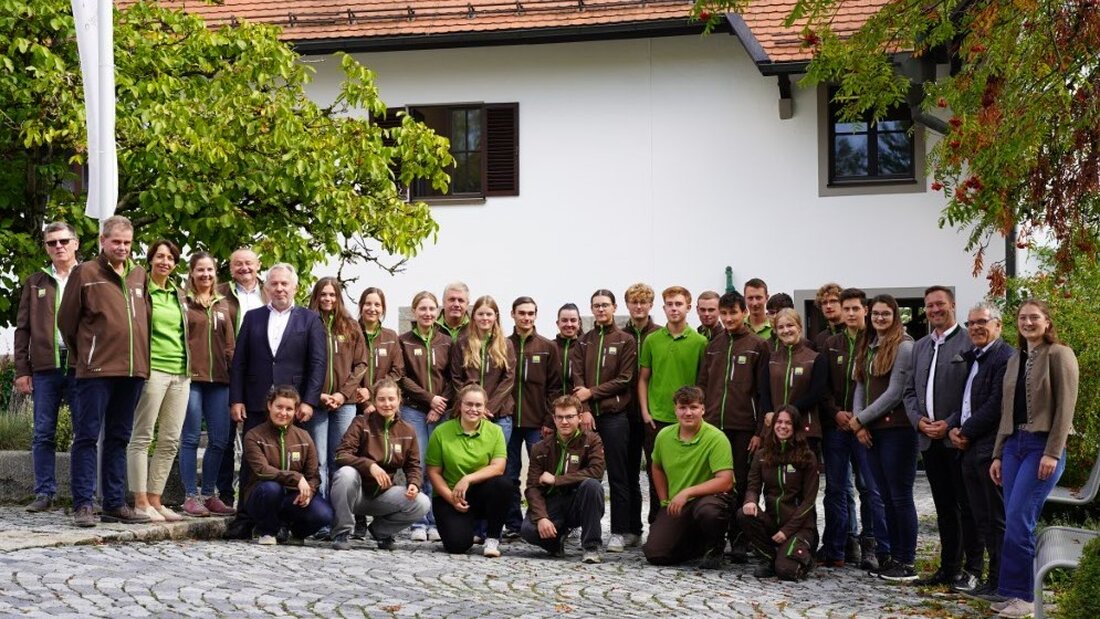 Weiden. 25 junge Menschen starten ihre Ausbildung bei den Bayerischen Staatsgütern und kamen zum Begrüßungstag am Staatsgut Kringell zusammen. Insgesamt lernen derzeit 32 Nachwuchskräfte an acht Standorten in Bayern.