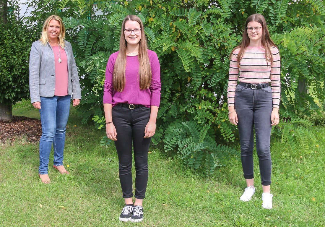 Weiden. „Herzlich Willkommen bei Dr. Loew Soziale Dienstleitungen“ hieß es für die beiden neuen Auszubildenden Vanessa Kurzwart und Sandra Bauer, die in der Zentralen Verwaltung ihre Ausbildung zur Kauffrau für [&hellip;]