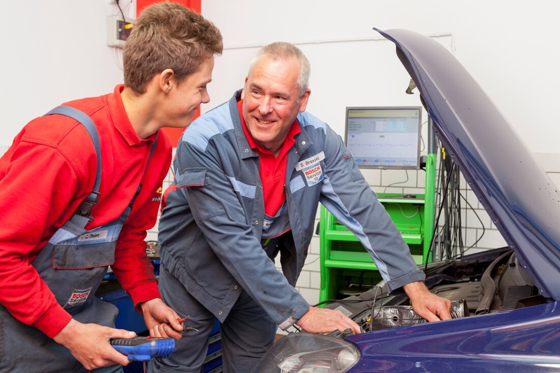Weiden/Neustadt/WN/Tirschenreuth. Zum Start in das neue Ausbildungsjahr zeigt sich die Handwerkskammer Niederbayern-Oberpfalz zufrieden: Bisher wurden in den Oberpfälzer Städten und Landkreisen 2.331 neue Ausbildungsverträge unterzeichnet. Mit lediglich 26 Verträgen weniger als [&hellip;]