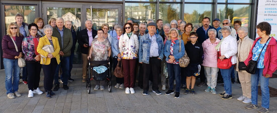 Pressath. Der VdK-Ortsverband lud zu einem Tagesausflug in die UNESCO-Welterbestadt Regensburg: Haus der Bayerischen Geschichte, Citytour, Dom und Steinerne Brücke sowie eine Strudelfahrt auf der Donau sorgten für Begeisterung.