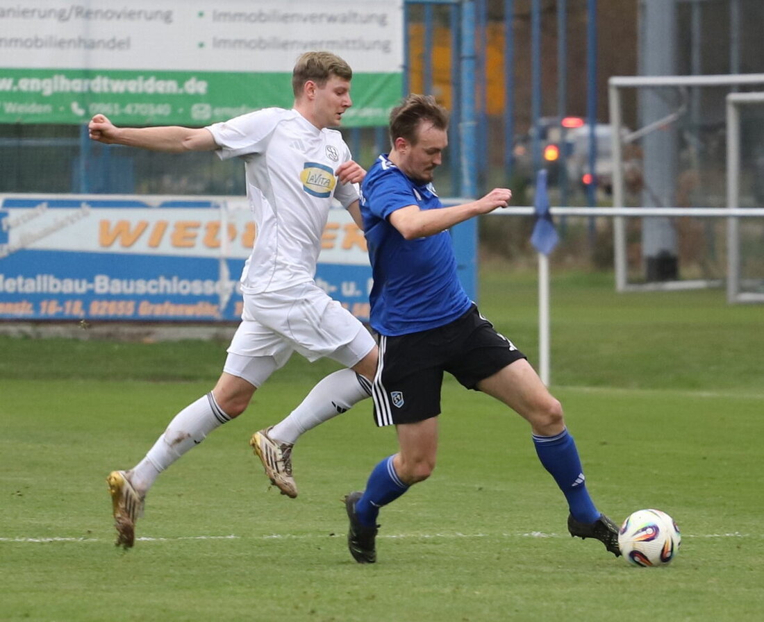 Etzenricht. Etzenricht unterliegt dem Tabellenführer wie im Hinspiel in Landshut mit 0:4. SV-Trainer Wendl war dennoch mit der Einstellung zufrieden. Die SpVgg führte schon zur Pause mit 3:0 und feierte den Doppeltorschützen Lucas Biberger.