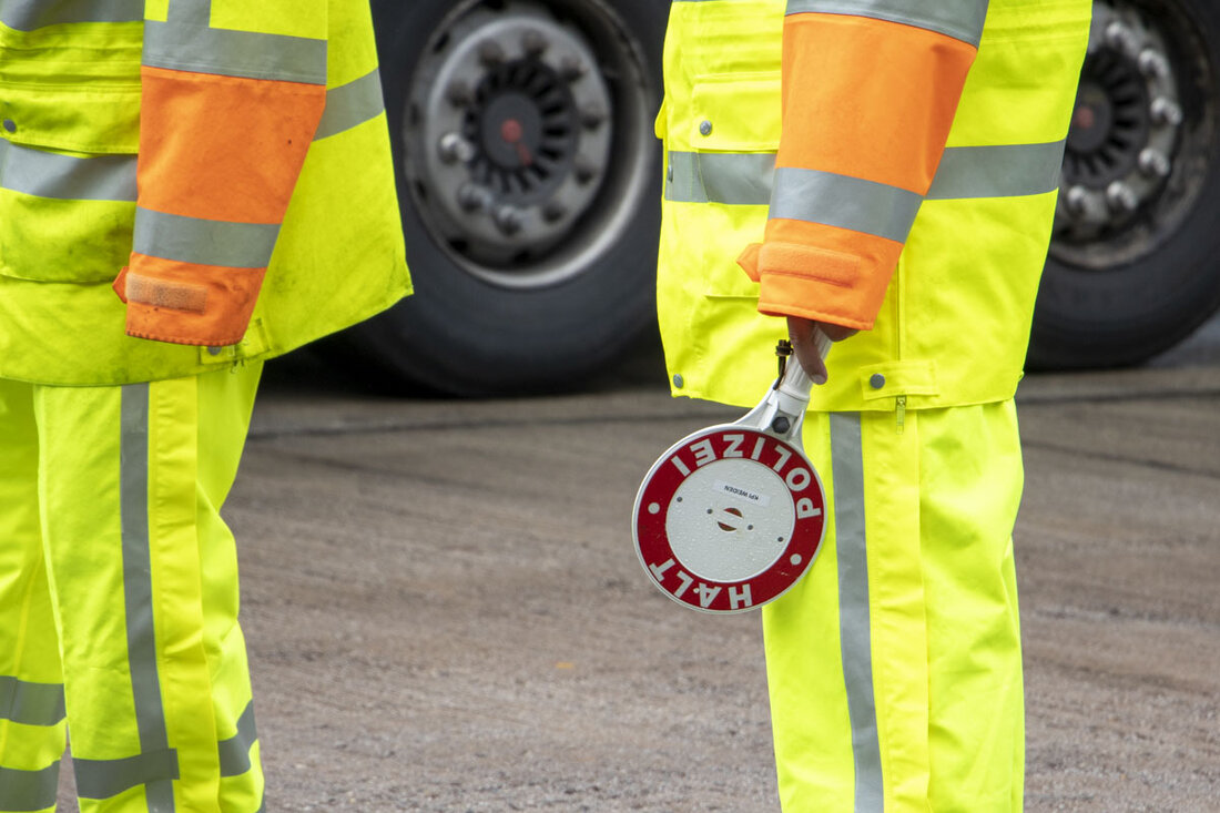 Tirschenreuth. Zum Schulbeginn am 16. September 2025 überwacht die Polizei die Gurt- und Kindersicherungspflicht an Schulen und auf Schulwegen, um Kinder zu schützen.