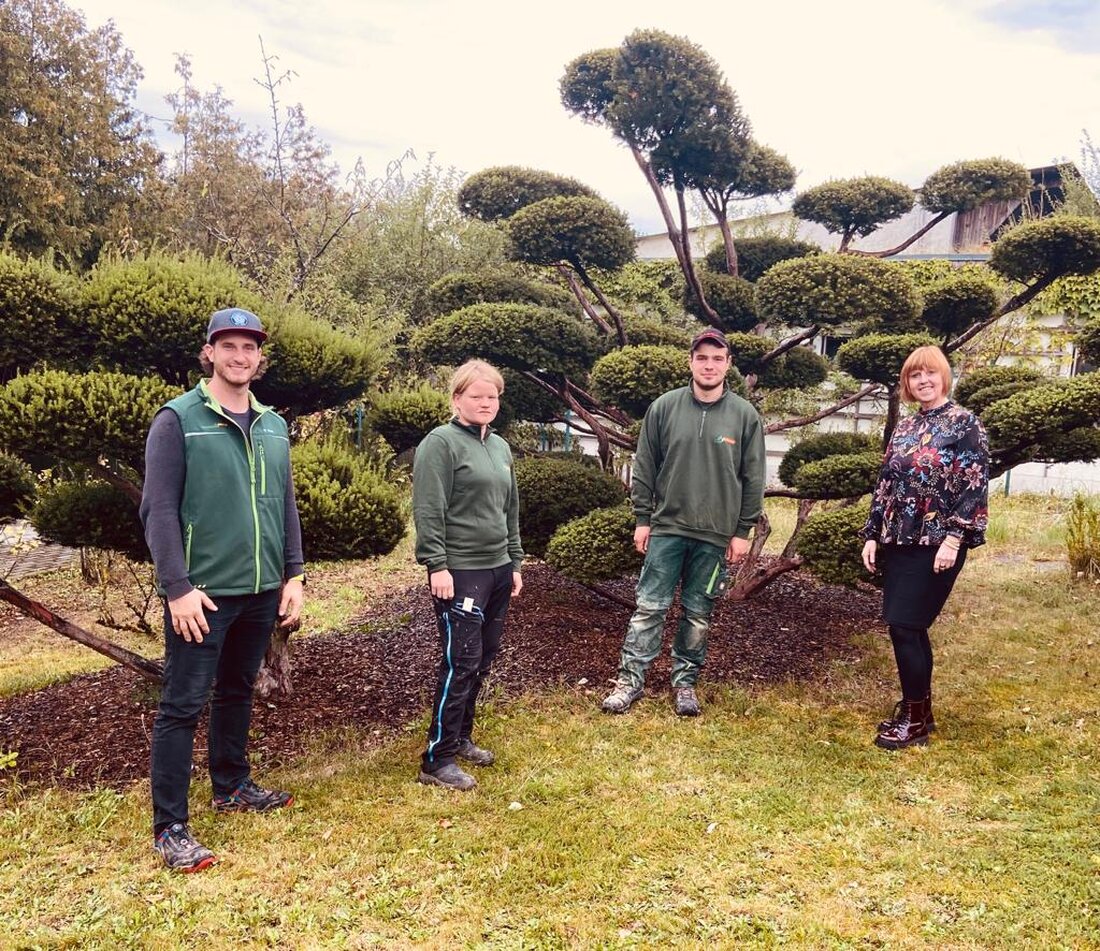 Schirmitz. Das Team der Firma Schmidt in Schirmitz begrüßt auch in diesem Jahr zwei neue Auszubildende. Felix Kießling aus Schirnding und Sara Berg aus Püchersreuth wollen ihr Hobby zum Beruf machen [&hellip;]