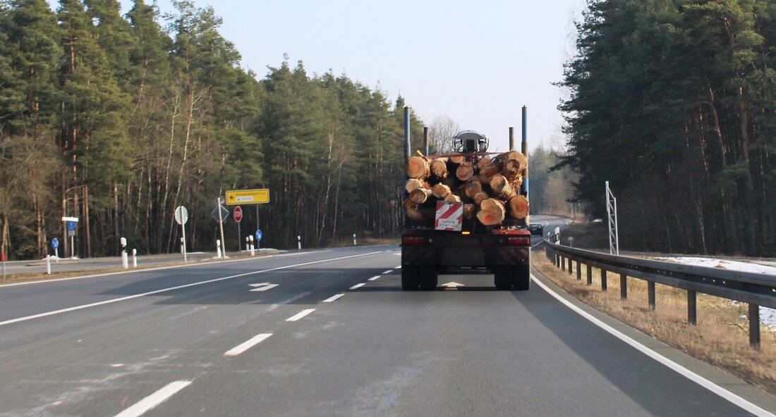 Schwarzenbach/Weiden. Das Staatliche Bauamt Amberg-Sulzbach wird ab 10.10.2017 die Bundesstraße 470 zwischen Schwarzenbach und Weiden zur Durchführung von Straßenbauarbeiten für den Verkehr vollständig sperren. Die Arbeiten unter Vollsperrung werden voraussichtlich am [&hellip;]