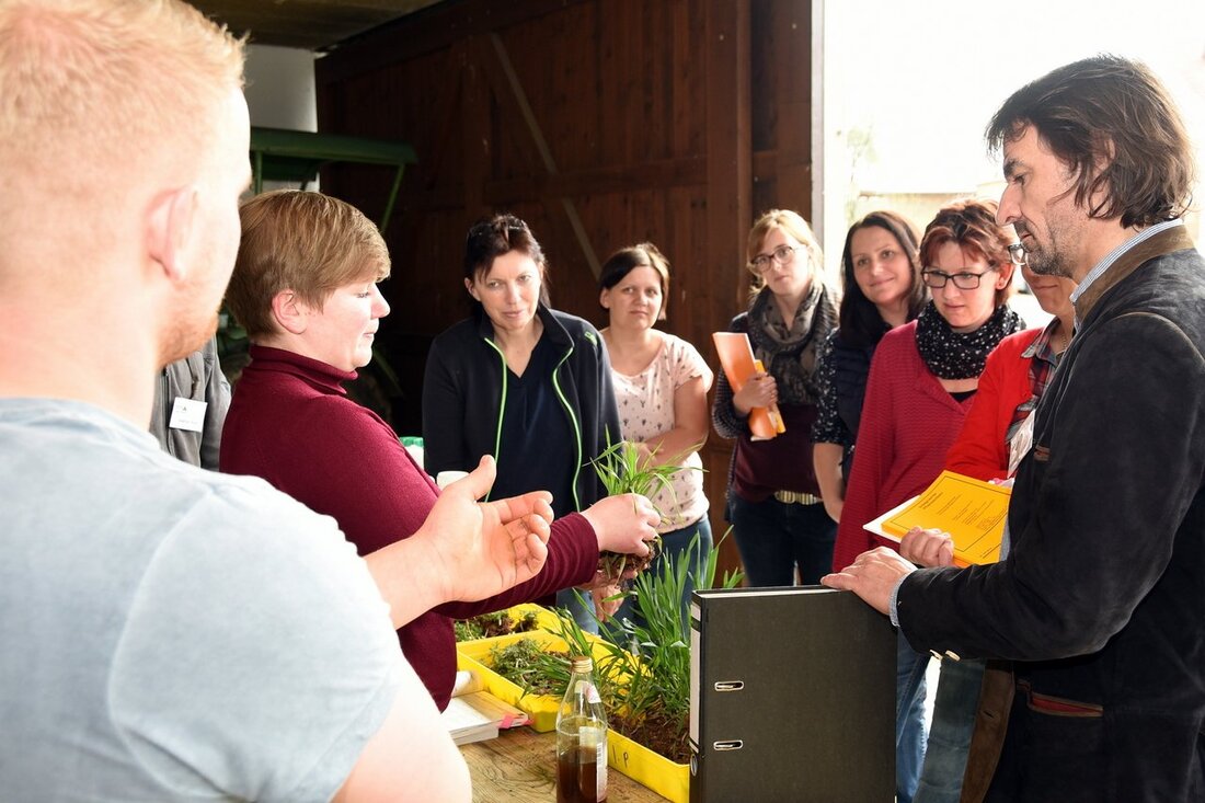 Almesbach. Immer weniger junge Leute haben direkten Kontakt zu einem landwirtschaftlichen Betrieb. Umso mehr Bedeutung kommt dem Schulunterricht und den Lehrbüchern zu, die das Bild der Schüler von der Branche [&hellip;]