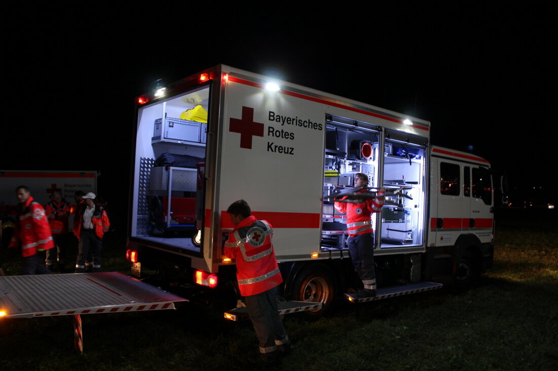 Waldershof. Die Polizei sucht Zeugen die dabei helfen können herauszufinden, was mit diesem Mann passiert ist. Er ist schwer verletzt und schwebt in Lebensgefahr.  Heute ging gegen 03:30 Uhr eine [&hellip;]