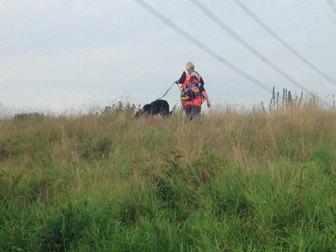 Tännesberg. Die Polizei hat eine ganze Nacht nach einem Spaziergänger (67) und seinem Hund gesucht. Wegen seines Gesundheitszustands ein Rennen gegen die Zeit.  An einem Waldweg entlang der Staatsstraße 2157 [&hellip;]