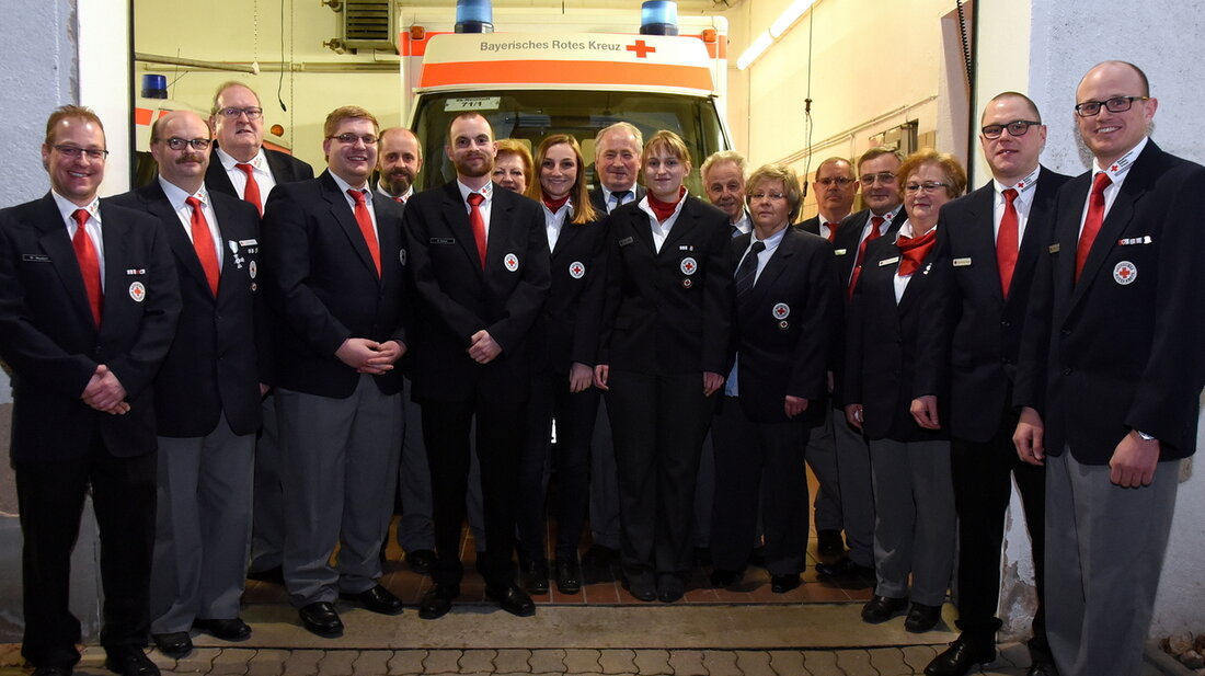 Neustadt/WN. „Wenn wir das Ehrenamt nicht hätten, dann wäre vieles nicht zu leisten“, sagte BRK-Kreisgeschäftsführer Franz Rath. In der Neustädter Bereitschaft machen sich viele der 112 Mitglieder schon seit Jahren, [&hellip;]