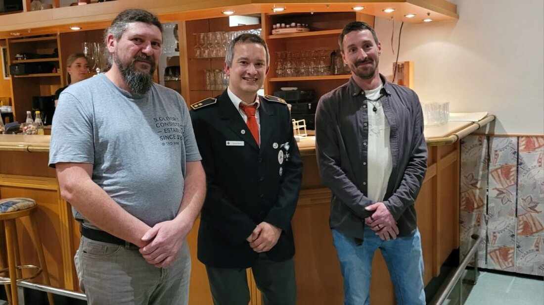 Neustadt/Kulm. Die BRK-Bereitschaft blickte auf ein erfolgreiches Jahr zurück und ehrte langjährige Mitglieder bei der Jahresabschlussfeier.