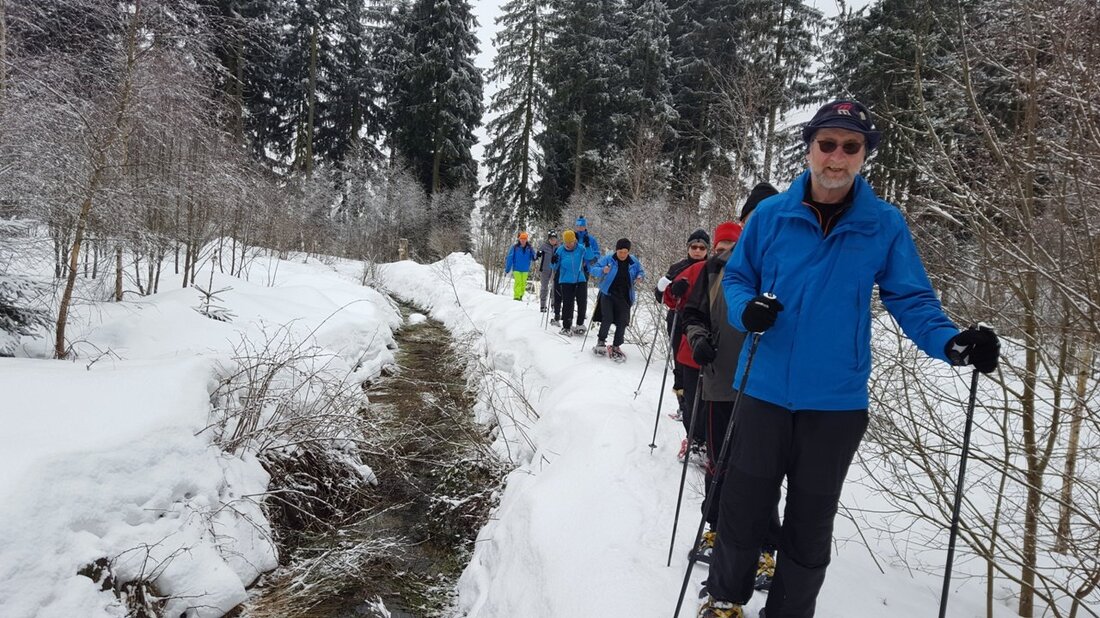 Weiden. Trotz wenig Schneeauflage war beim Wintersporttag des BVS Bezirk Oberpfalz im Skigebiet „Pröller“ Sankt Englmar/Grün jede Menge Schneeaction geboten. Zwölf Schneeschuhwanderer – davon neun Teilnehmer vom BVS Weiden – [&hellip;]
