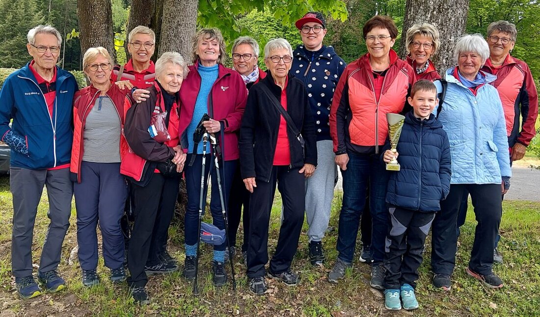 Auerbach. Beim Inklusiven Tag der Bewegung zeigte der BVS Weiden Präsenz auf Strecken über drei, sechs und acht Kilometer. 14 Walker, Jüngste acht, Älteste 86, trugen Rot und holten in der Gruppenwertung Platz zwei.