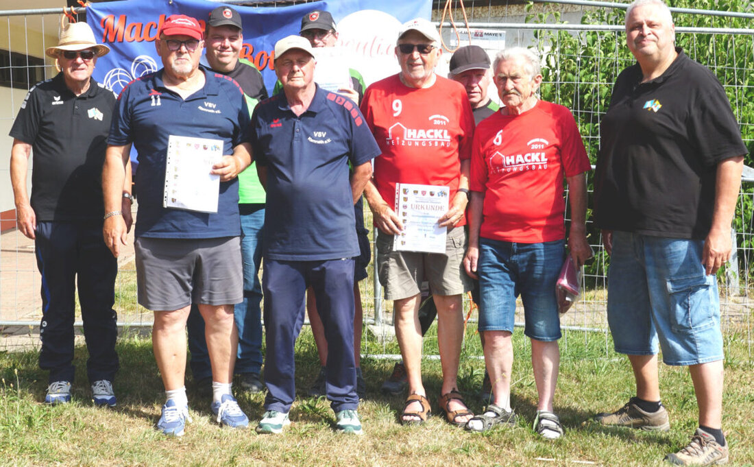 Kemnath. Bei der Petanque-Bezirksmeisterschaft in Kemnath sicherte sich das Team Kemnath 1 den zweiten Platz, während BVS Weiden 1 mit 14:2 Spielen gewann.
