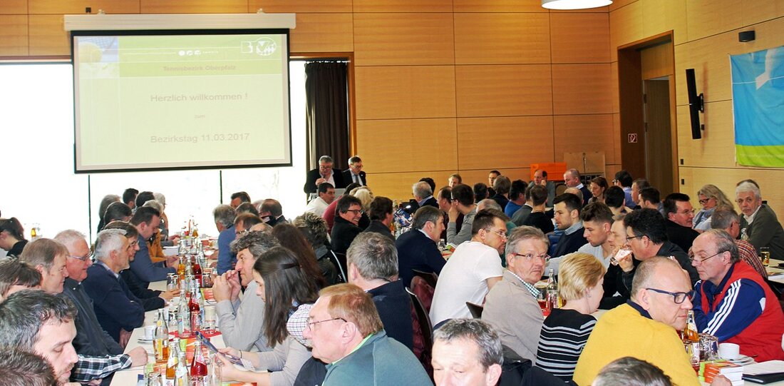 Parsberg/Regensburg/Neunkirchen. Auf eine positive Entwicklung in fast allen Bereichen kann der Tennis-Bezirk Oberpfalz im vergangenen Jahr zurückblicken. Das machte Bezirksvorsitzender Johannes Deppisch sowie die Vorstandsmitglieder beim am Wochenende auf der [&hellip;]