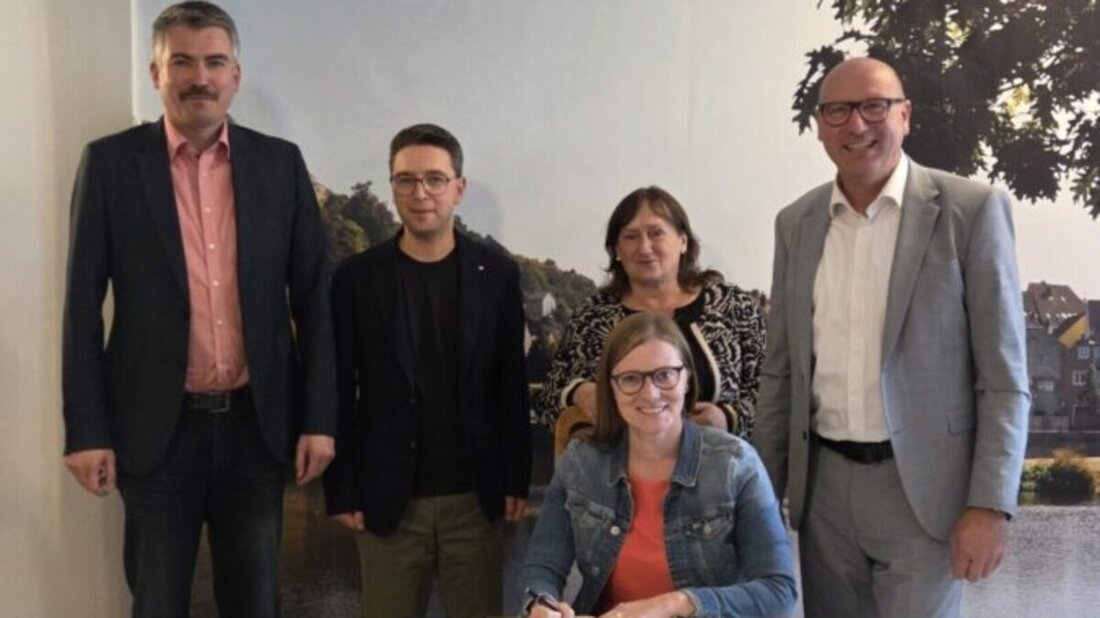 Burglengenfeld. Auf ihrer Sommertour sprach SPD-Landtagsabgeordnete Nicole Bäumler mit Bürgermeister Martin Antretter über Kinderbetreuung, Feuerwehr-Finanzierung und die wirtschaftliche Zukunft der Region.