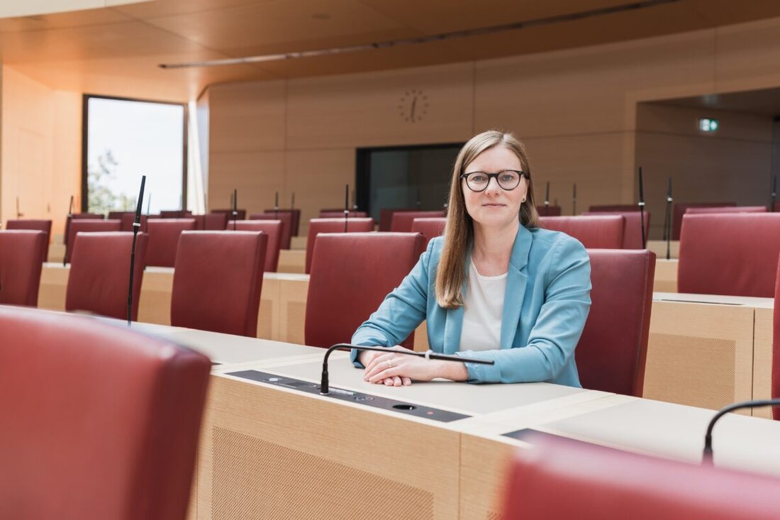 Weiden. Das Finanzministerium hat die neuen Schlüsselzuweisungen veröffentlicht; MdL Nicole Bäumler nennt die Erhöhung von 13,0 % auf 13,3 % nur einen Trippelschritt und fordert 15 %. Sie warnt vor finanziellen Lücken.
