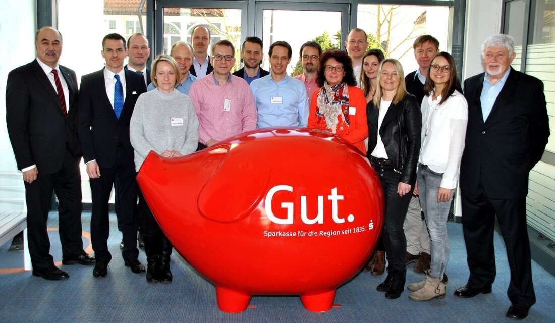 Neustadt/WN. Im Leben kann man nie genug lernen! Deshalb bildeten sich fünfzehn Banklehrkräfte aus der Nordoberpfalz auch weiter. Mit Hilfe von eingeladenen Experten war die Fortbildung ein voller Erfolg.  Die [&hellip;]