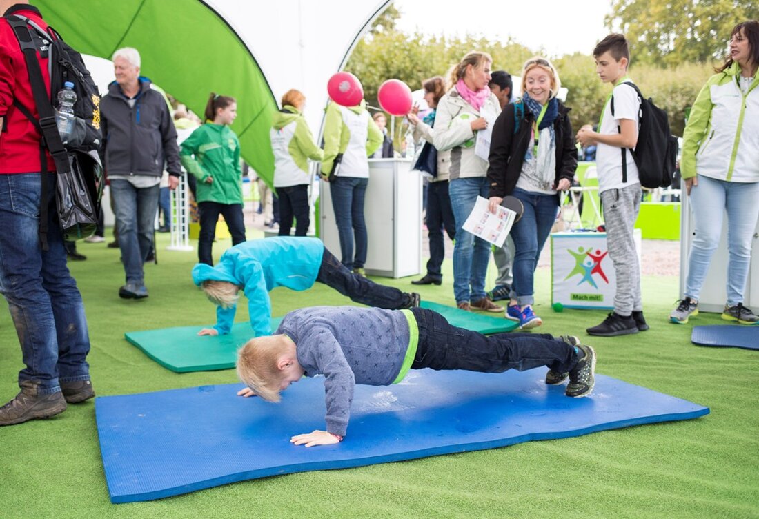 [Advertorial] Weiden. Es bewegt sich etwas in Weiden: Der Naabwiesenparkplatz wird zum Fitness-Areal der Extraklasse. Warum sich der Besuch dort gleich doppelt lohnt.  https://www.youtube.com/watch?v=fdUkcXw-RVY&amp;feature=youtu.be Runter von der Couch und ab [&hellip;]