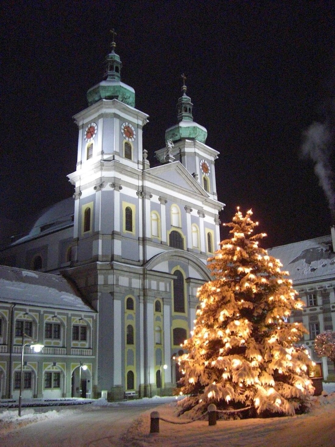 Waldsassen. Zum 25. Jubiläum am ersten und zweiten Adventswochenende präsentiert sich der traditionelle Weihnachtsmarkt in Waldsassen in neuem Gewand: Er findet erstmals in der Altstadt- und Kunstgasse und den Neuen [&hellip;]