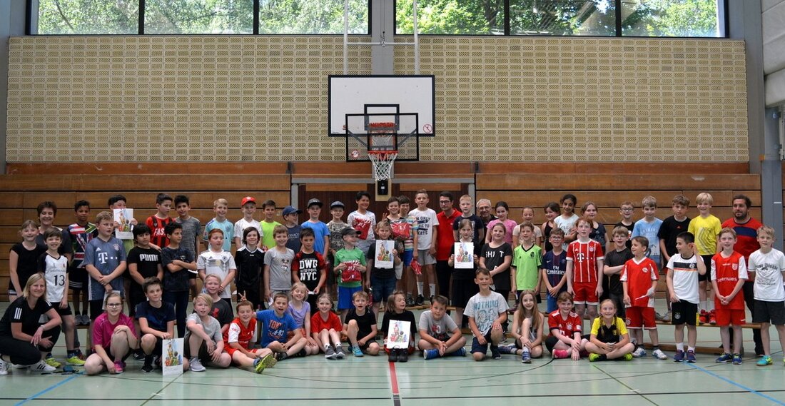 Neustadt/WN. Insgesamt fünf Mannschaften – je eine aus Altenstadt, Parkstein und Püchersreuth sowie zwei aus Neustadt – rangen beim Basketball-Grundschulwettbewerb um die meisten Treffer im Korb. Basketballkreisobmann Wilhelm Merkl hatte [&hellip;]