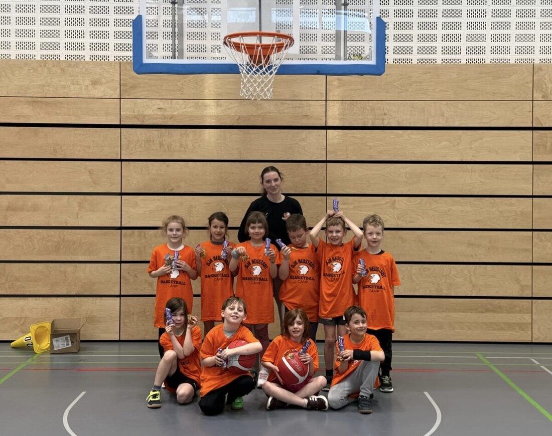 Neustadt/WN. Die DJK Neustadt bot in den Osterferien ein intensives Basketballprogramm mit Trainings, Übernachtungen und Teamaktionen für Kinder und Jugendliche. Krönung war ein Berlin-Turnier der U18 mit starken Auftritten.