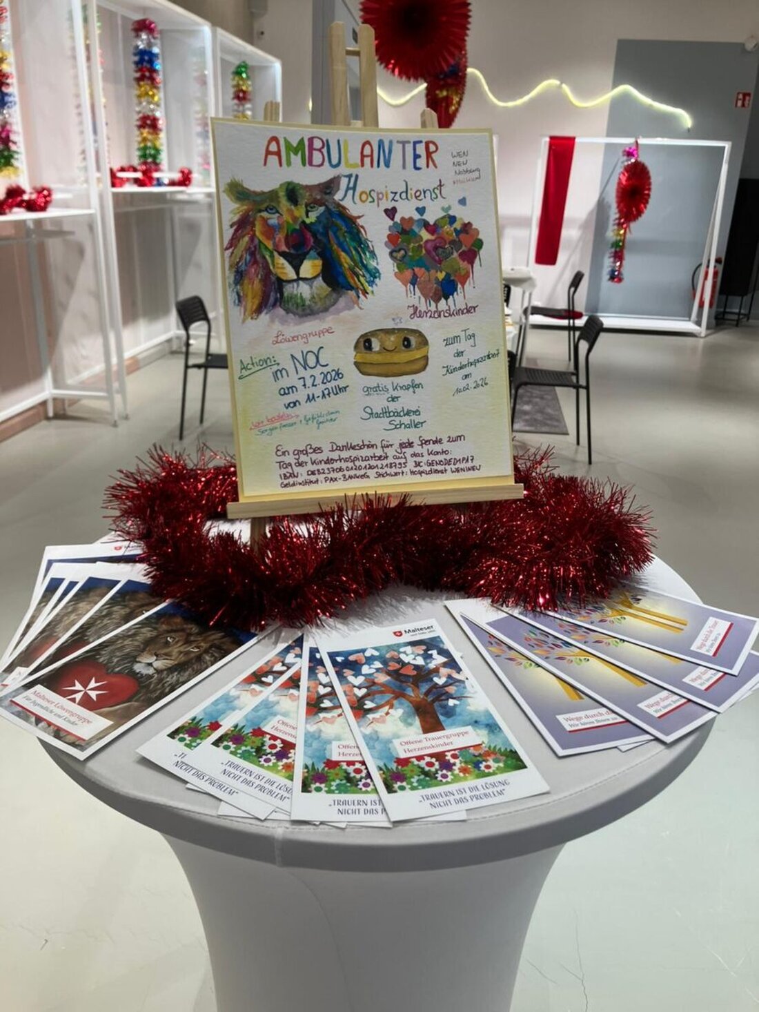 Weiden. Im NOC fand am 7. Februar 2026 eine Bastelaktion zum Tag der Kinderhospizarbeit statt. Ambulanter Hospizdienst WEN/NEW, die Löwengruppe und die Kindertrauergruppe Herzenskinder gestalteten den Tag, der ein Erfolg war.