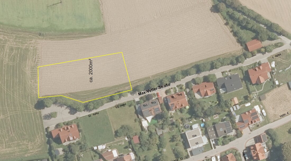 Neustadt/WN. Die Stadt verkauft im Gebiet Am Rumpler in der Max-Vetter-Straße rund 2.000 Quadratmeter voll erschlossenes Bauland. Familien können sich bewerben, über Preis und Vergabe entscheidet der Stadtrat, es gilt eine Bauverpflichtung.
