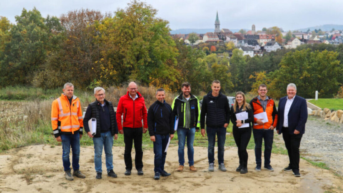 Erbendorf. Mit dem Start der Erschließung und dem Verkaufsauftakt für das Baugebiet "Naabhöhe II" schafft die Stadt neuen Wohnraum. Insgesamt entstehen 15 Parzellen, der Bau der Gebäude kann ab dem 1. August 2027 beginnen.