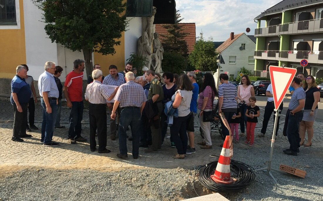 Windischeschenbach/Neuhaus. Eine durchaus ausgewogene Tagesordnung absolvierten die Mitglieder des CSU Ortsverbandes Neuhaus vergangene Woche. Von Anita Greger Zuerst stand die Besichtigung der Baustelle „Marktpodest“ auf dem Programm, welche demnächst seinen [&hellip;]