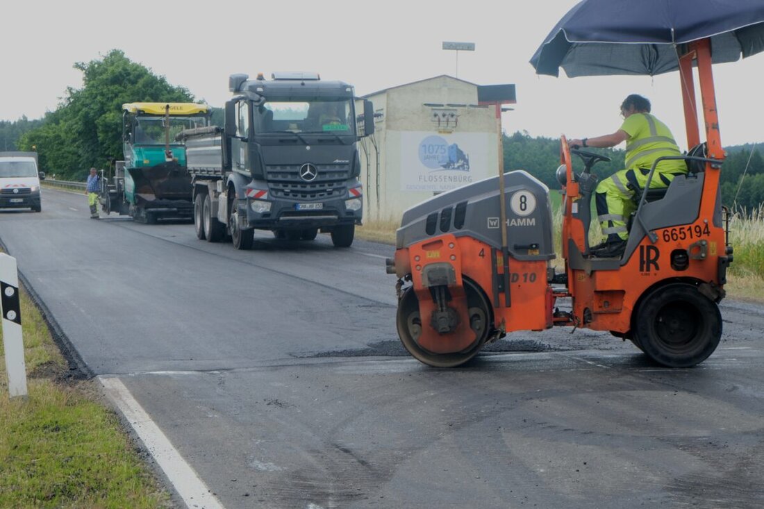 Floß. Wegen Tiefbauarbeiten sind Straßensperrungen und Umleitungen im Marktgebiet und bei der Staatsstraße 2395 notwendig, Arbeiten sollen bis 8. Juli abgeschlossen sein.