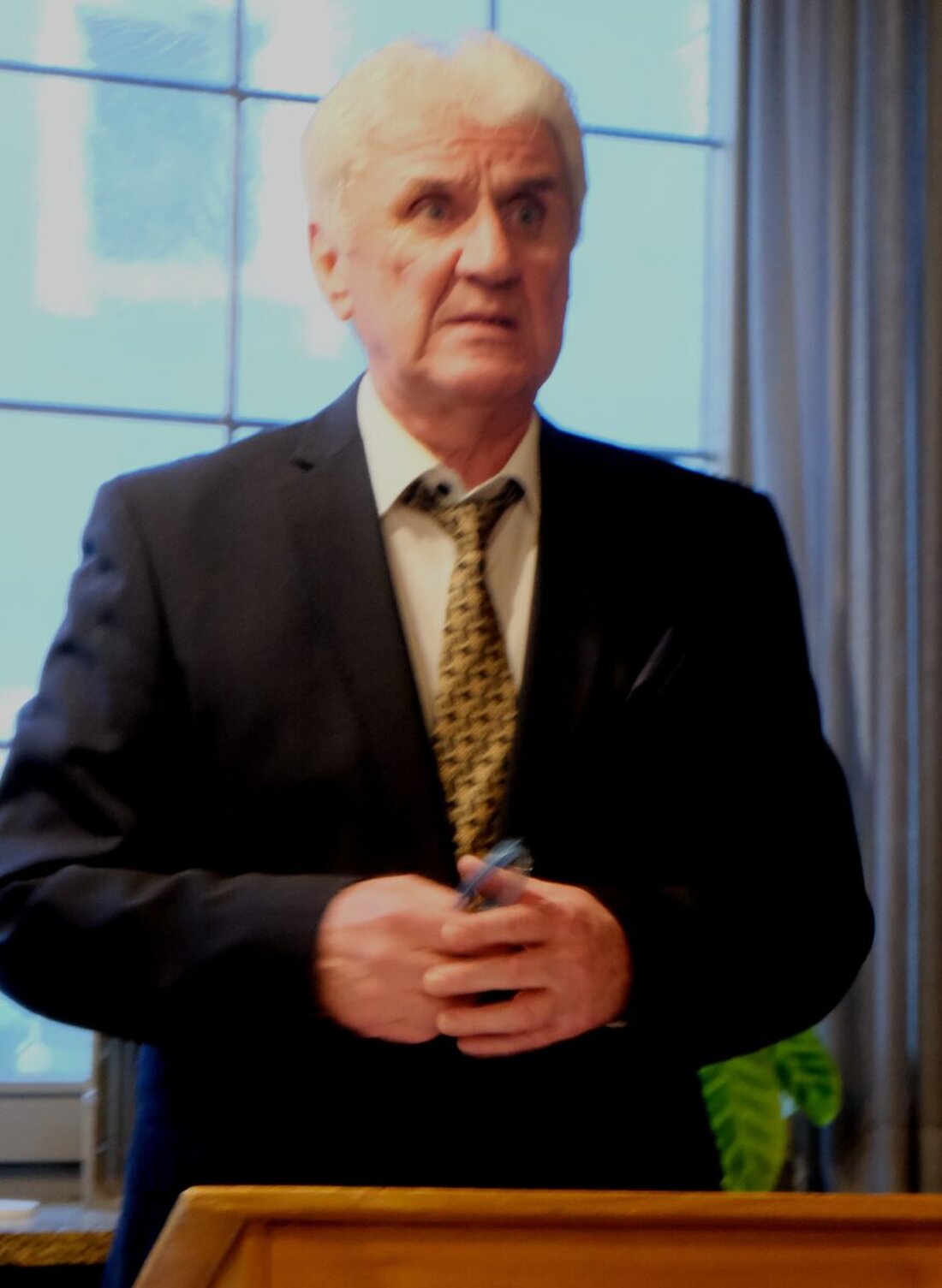 Floß. Seit 38 Jahren bereichert der FC-Bayern-Fanclub das Marktleben. Bei der Versammlung im „Weißen Rössl“ berichtete Vorsitzender Gerhard Stadler über 2025, Spendenrekord und Ehrung durch den Bayerischen Ministerpräsidenten.