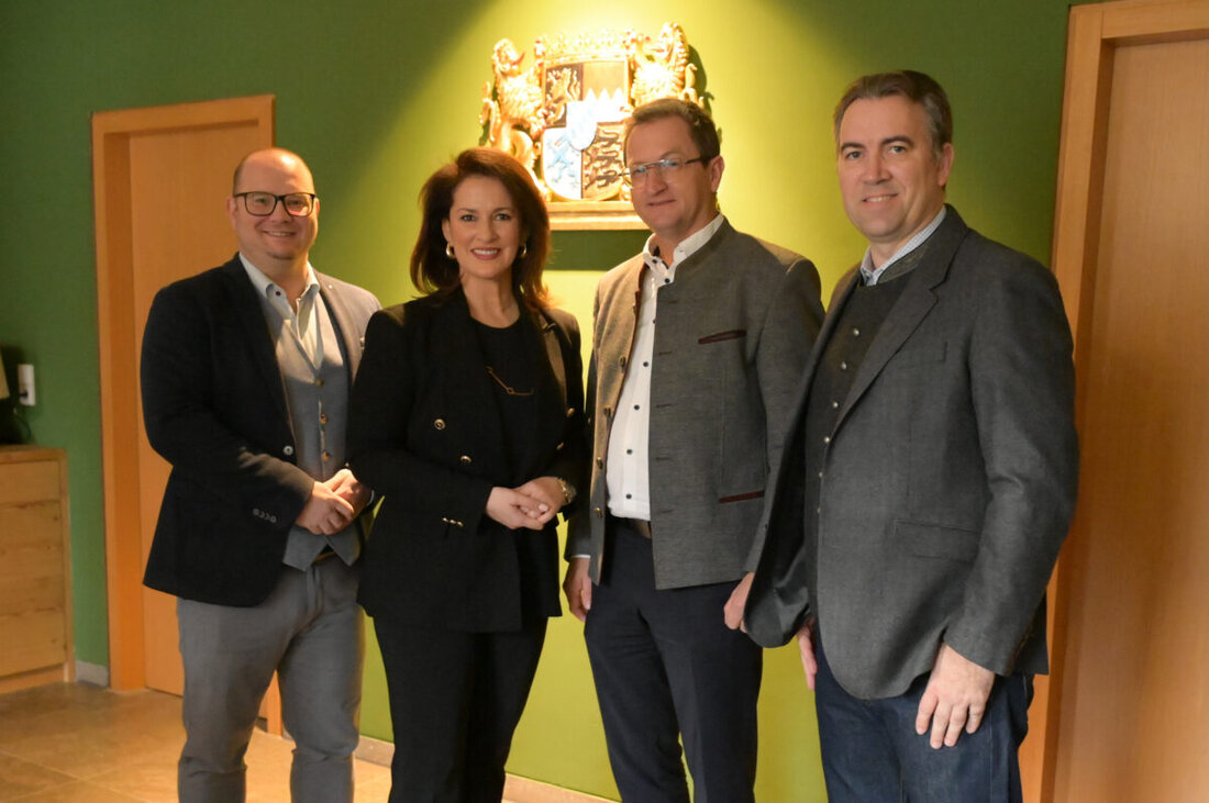 Bayern. Landwirtschaftsministerin Kaniber hebt die Wichtigkeit der regionalen Schlachtstrukturen hervor und betont deren Beitrag zu Tierwohl und regionaler Wirtschaft.