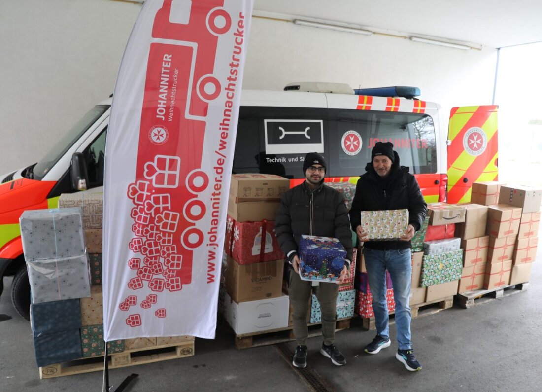 Regensburg. Das Bayernwerk beteiligte sich dieses Jahr an der Weihnachtstrucker-Aktion der Johanniter-Unfall-Hilfe. Über 130 Pakete holten die Johanniter am Montag bei dem Regensburger Unternehmen ab.