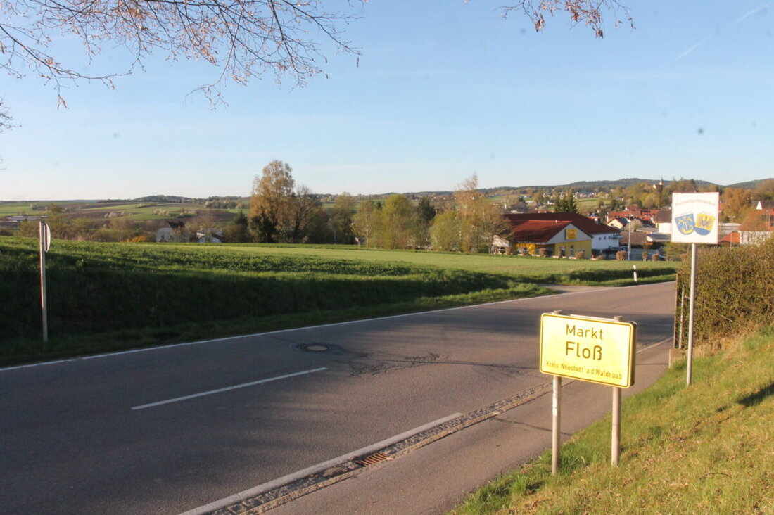 Floß. Der Marktgemeinderat hat den Bebauungsplan „Im Reiserwinkel“ als Satzung beschlossen und damit den Start fürs Gewerbegebiet ermöglicht. Es gibt grünes Licht für drei Windräder und ein gemeinsames Hochwasserkonzept.