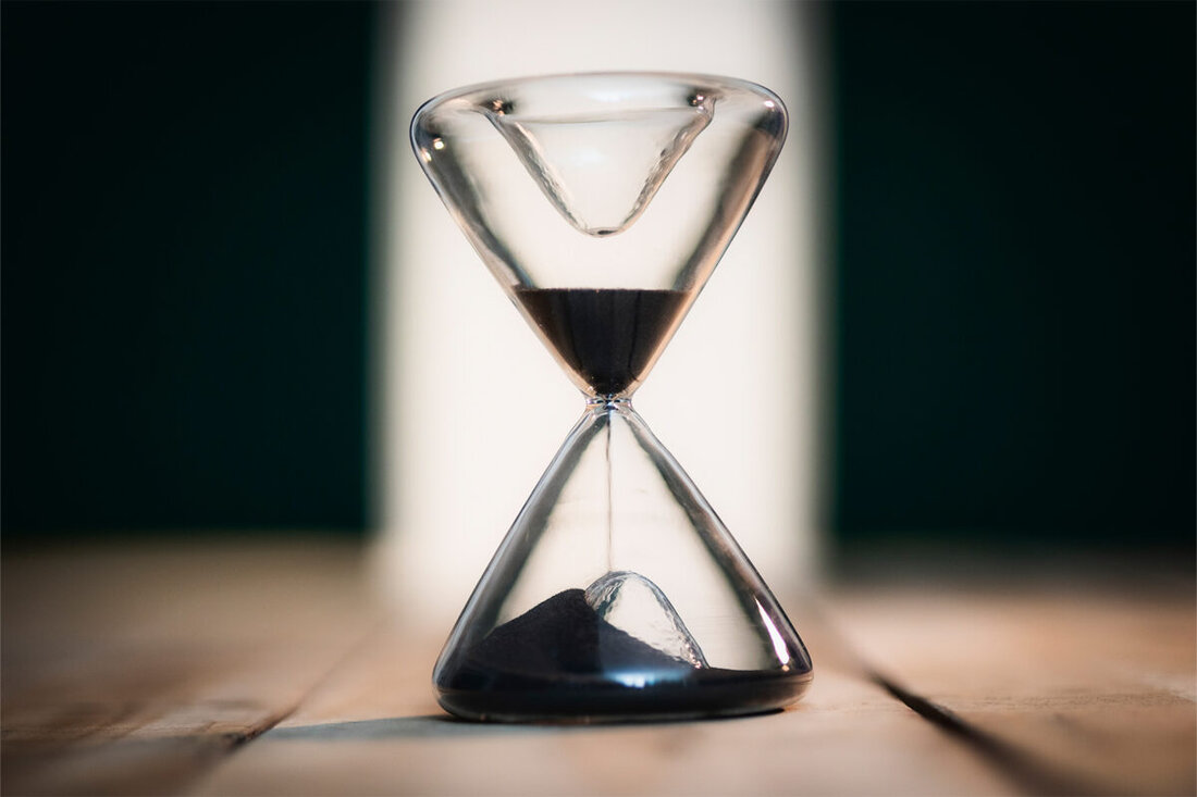 Neustadt. 27 Prozent der neuen Arbeitsverträge im Kreis Neustadt sind befristet, während in Weiden 33 Prozent der neuen Jobs ebenfalls eine Befristung aufweisen. Die NGG kritisiert diese Praxis, die berufliche Perspektiven limitiert und das alltägliche Leben erschwert.