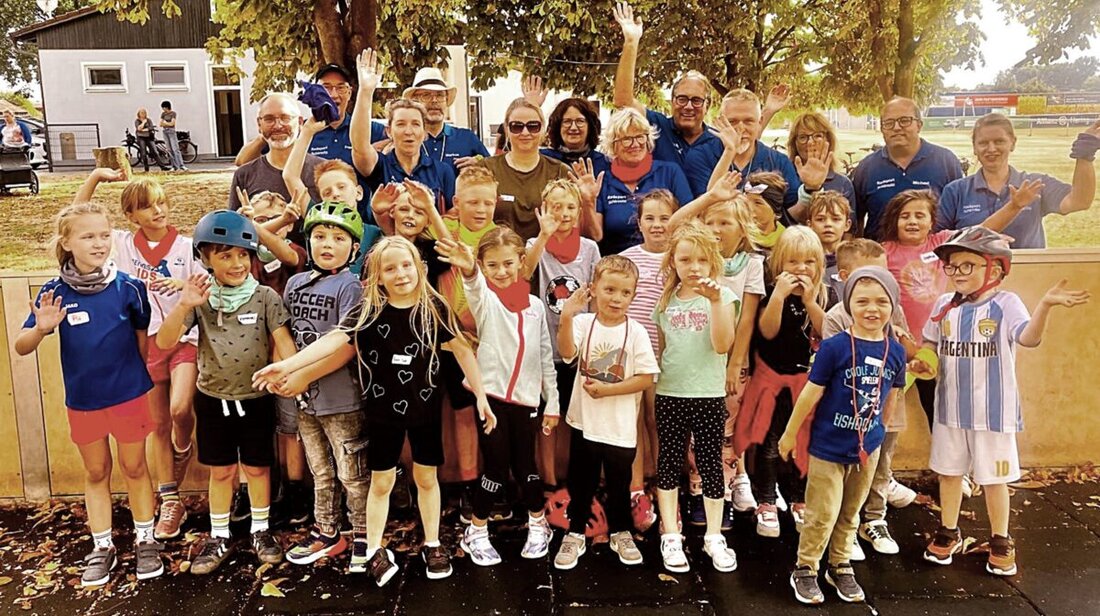 Schirmitz. 22 Kinder im Alter von fünf bis acht Jahren meisterten mit Helm und viel Eifer die Schirmitzer Radlolympiade: Die Polizei-Verkehrswacht prüfte die Räder, an fünf Stationen zählten Geschick und Spaß.