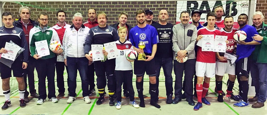 Weiden. Was Anfang 2015 eine gelungene Premiere war, ist inzwischen zu einem festen Bestandteil der Hallenfußball-Turniere in der Region geworden. Auf diesen Nenner lässt sich der „Audi Service“-Hallencup 2016 des [&hellip;]