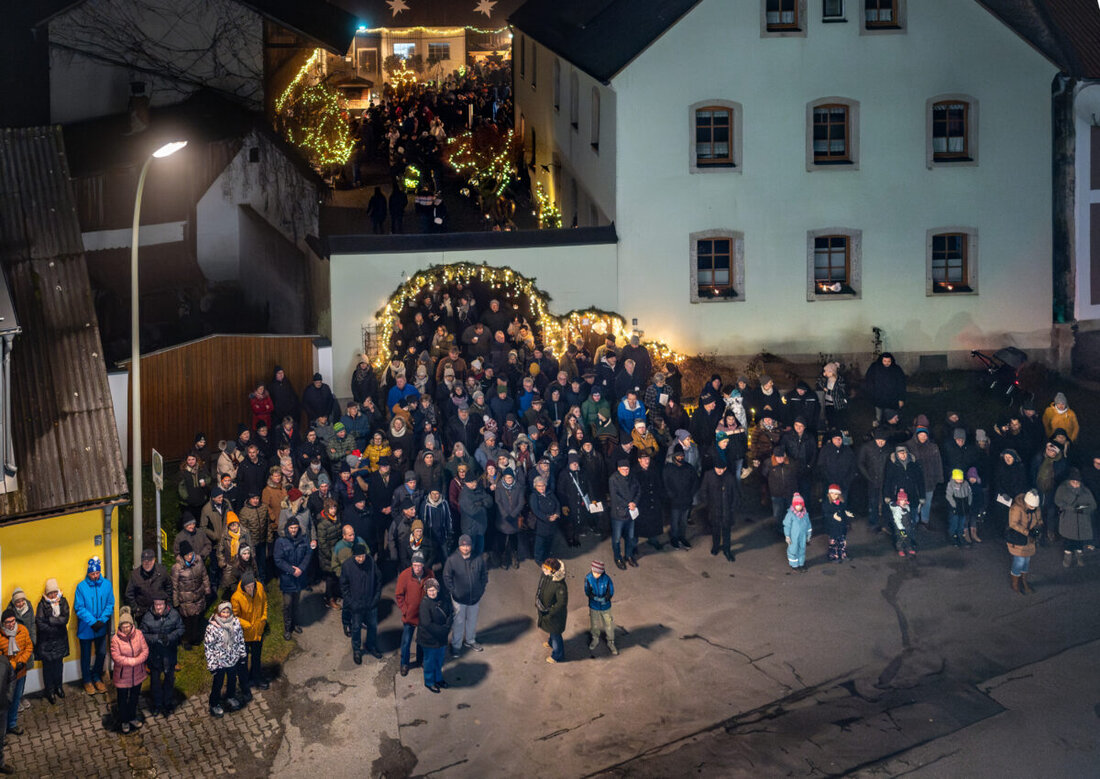 Beidl. Die Dorfweihnacht am 22. Dezember in Beidl unterstützt die Aktion Feuerkinder in Tansania, mit festlichem Programm und Spendenaufruf. Der Erlös und zusätzliche Spenden helfen kranken Kindern in Ostafrika.