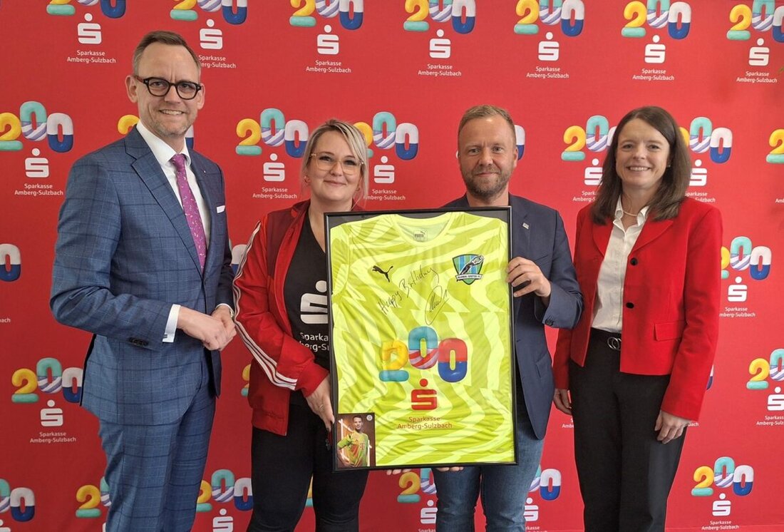 Amberg. Am 16. August 2025 findet ein Benefizspiel von Global United zur 200-Jahr-Feier der Sparkasse Amberg-Sulzbach statt, um Spenden zu sammeln. Football und Klimaschutz vereinen sich in diesem Event.