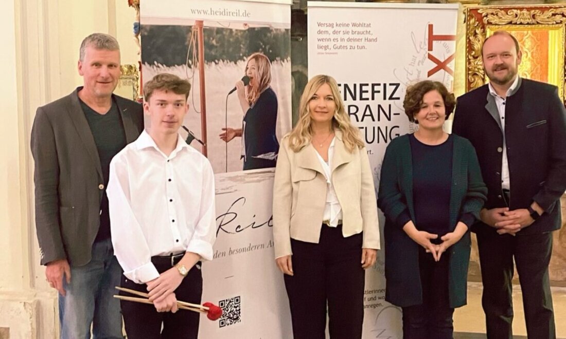 Püchersreuth. Ein Benefizkonzert in der Wallfahrtskirche St. Quirin verband Musik und Literatur für karitative Zwecke. Veranstaltet von der Initiative "Musik und Text" mit Wolfgang Göldner, begeisterten Künstler wie Heidi Reil und Philipp Rohrer das Publikum.