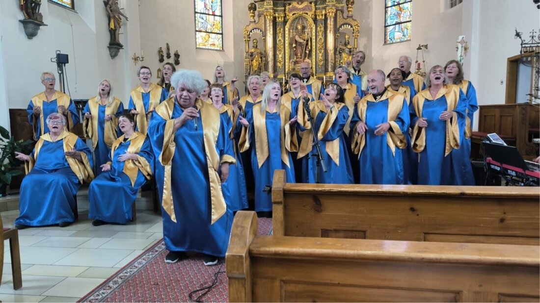 Neunkirchen. Trotz sommerlicher Hitze kamen viele am Sonntag in St. Dyonisius zum Benefizkonzert von Hope and Joy. Mitreißende Gospels und Soli sorgten für stehende Ovationen, die Spenden helfen der Kapelle in Trippach.