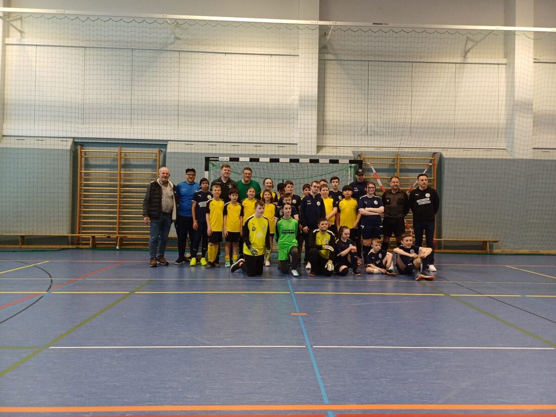 Vilseck. Am Wochenende organisierte Kreisjugendleiter Klaus Meier ein besonderes Fußballevent - ein Benefizspiel zwischen der Jugendmannschaft der JFG Obere Vils und dem Team Bananenflanke, bestehend aus Spielern und Spielerinnen mit Down-Syndrom.