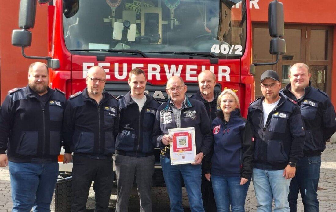 Floß. Glaser- und Zinngießermeister Bernd Schnappauf feiert seinen 80. Geburtstag und blickt auf eine erfolgreiche Laufbahn im Handwerk zurück, die er in dritter Generation führte und 2011 an seinen Sohn Michael übergab. Schnappauf, bekannt für seine Leistungen sowohl im Handwerk als auch in der Kommunalpolitik und bei der Freiwilligen Feuerwehr, wird für sein Lebenswerk und sein Engagement in der Gemeinde geschätzt.