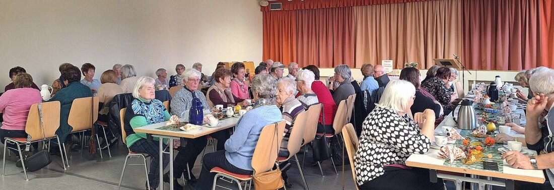 Schirmitz. Die Pfarrei-Senioren gedachten in einer stillen Messe der Verstorbenen und fanden tröstende Worte von Pfarrer Andreas Hanauer. Danach lud der Pfarrsaal zu Kaffee, Kuchen und leiser Gemeinschaft ein.